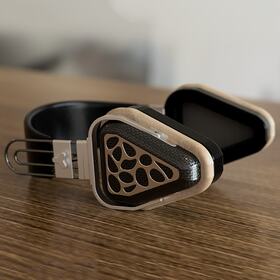 Wireless ergonomic headphones